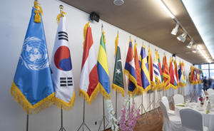 스텐드형 국기<br/>납품사례-05